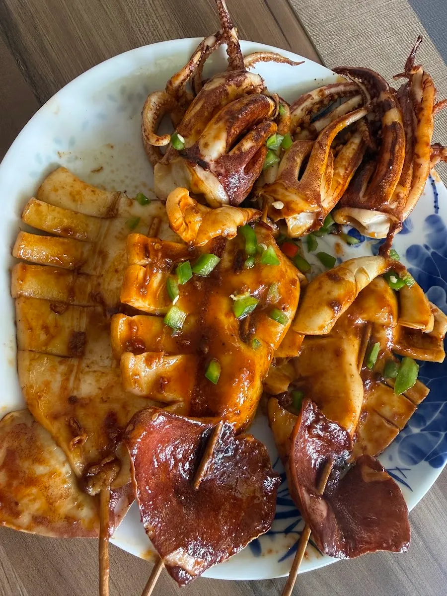 Glossy braised seafood dish